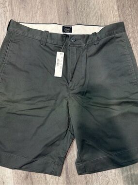 J. Crew Men’s Broken In Chino Shorts size 33x 9 NWT